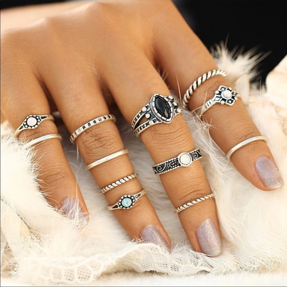 Jewelry - 🆕 NWT 10 piece set rings with knuckle rings